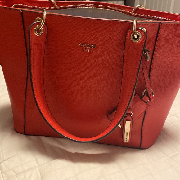 COPY - Guess red handbag - Picture 4 of 6